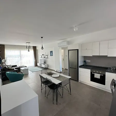 Amazing Penthouseapartment Near Sea And Mountains Akanthou