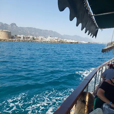 Amazing Penthouseapartment Near Sea And Mountains Akanthou