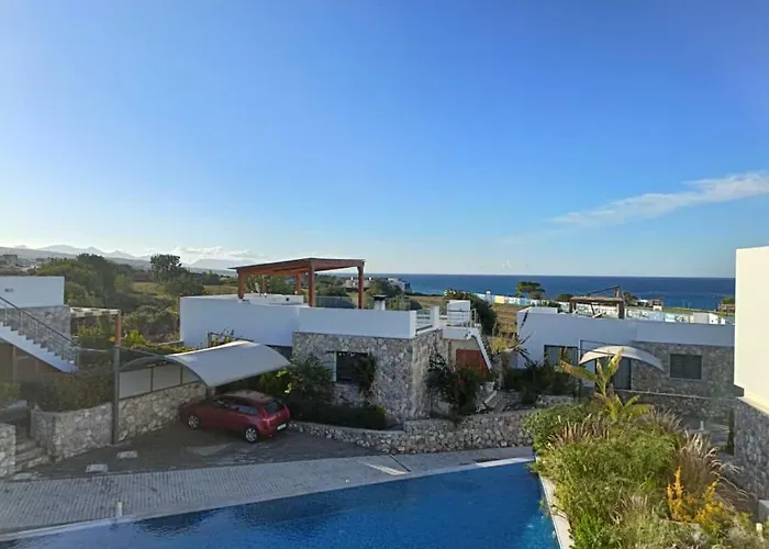 Amazing Penthouseapartment Near Sea And Mountains דירה Akanthou