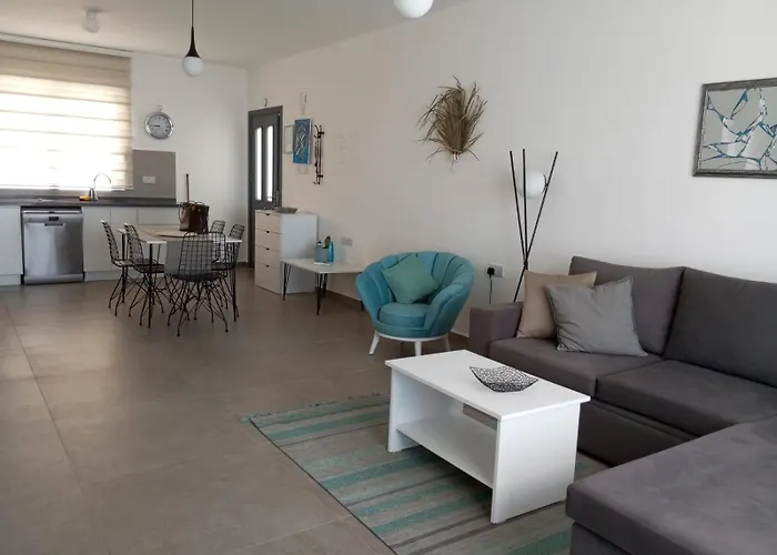 Amazing Penthouseapartment Near Sea And Mountains דירה Akanthou