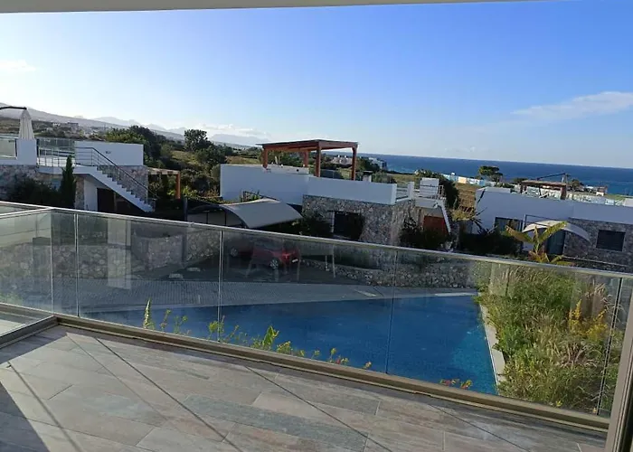 Amazing Penthouseapartment Near Sea And Mountains דירה Akanthou