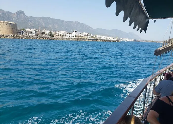 Amazing Penthouseapartment Near Sea And Mountains Akanthou